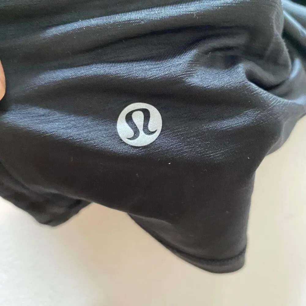 Lululemon Black Strappy Back Tank Top Size 6 Built-In Bra Yoga Workout
